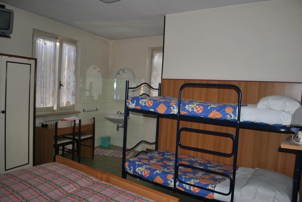 Albergo Alla Rocca Garda  Room photo