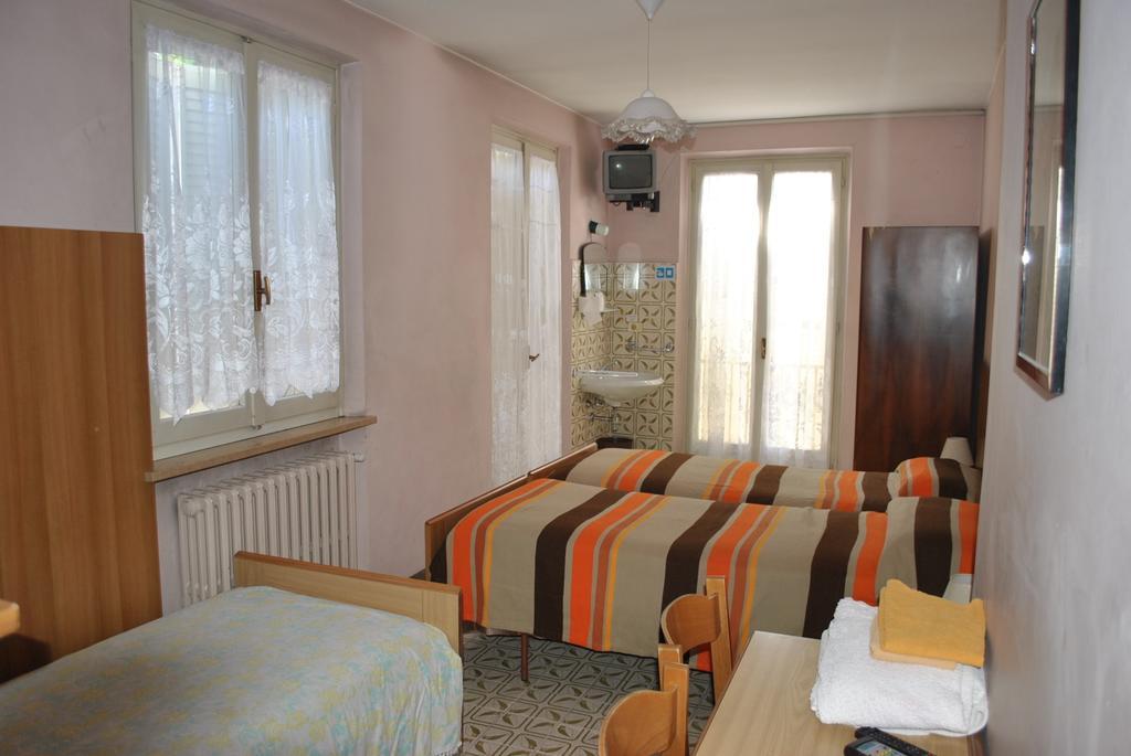 Albergo Alla Rocca Garda  Room photo